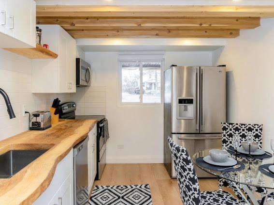 Cozy Cottage Style House 키치너 외부 사진